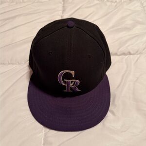 Colorado Rockies fitted low profile hat. Size 7 3/8